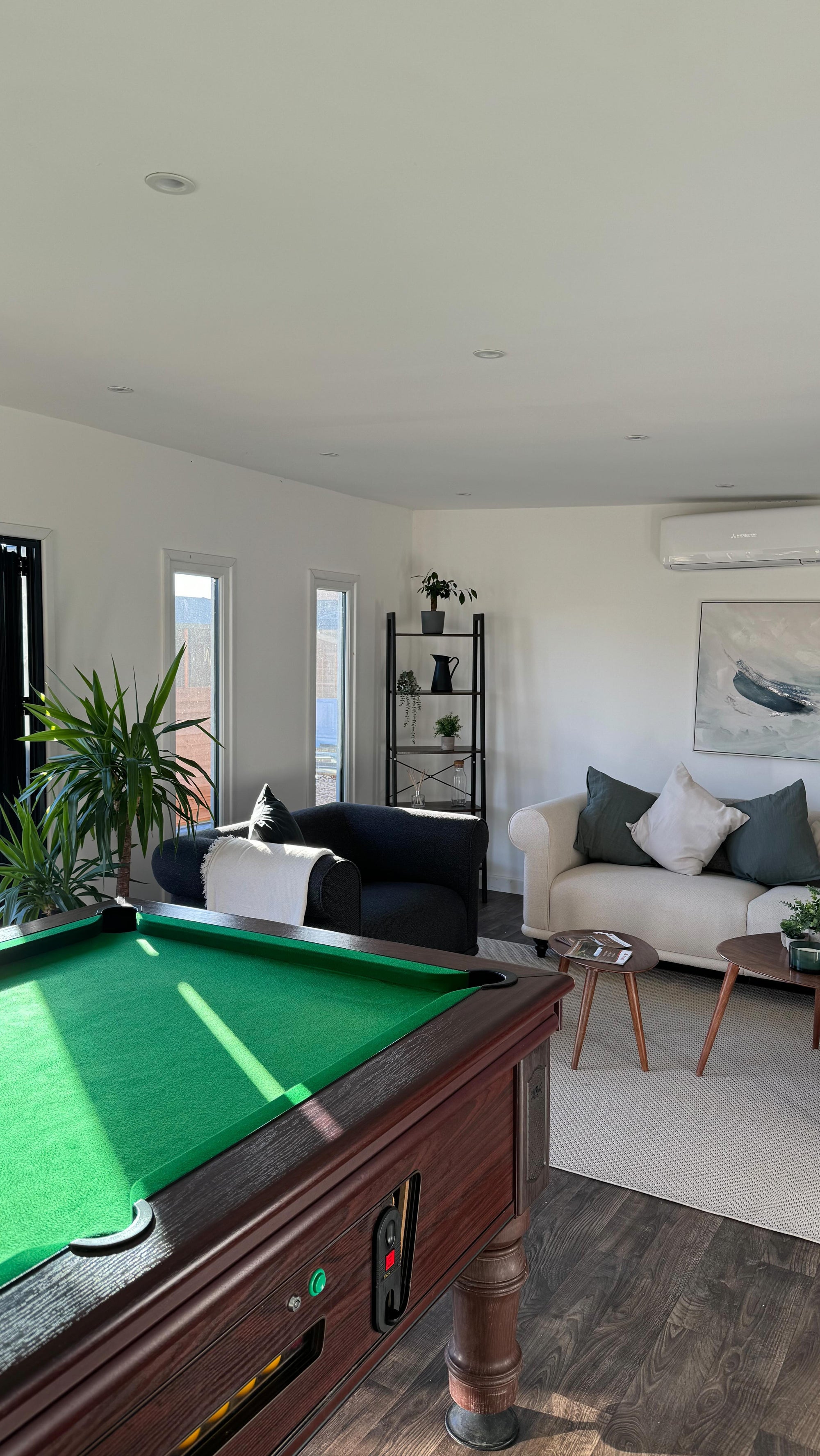 Spacious pub/games room/chill out space